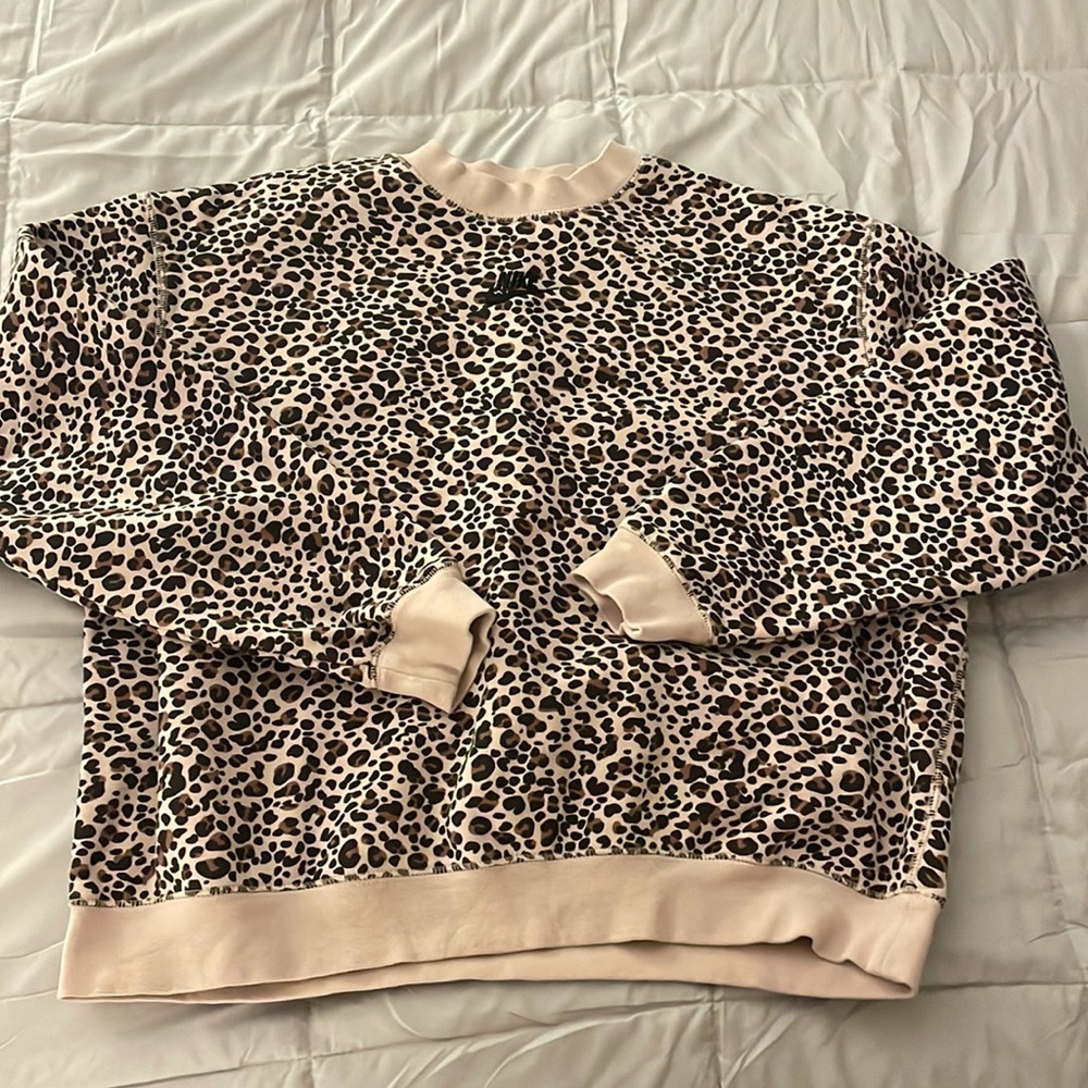 Nike cheetah print crew neck small
